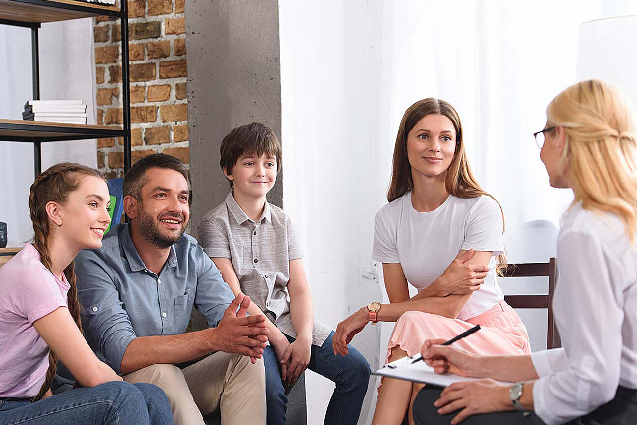 MenschWert - Familienunterstützung, Familienhilfe und Familienpflege MenschWert - Familienunterstützung, Familienhilfe und Familienpflege